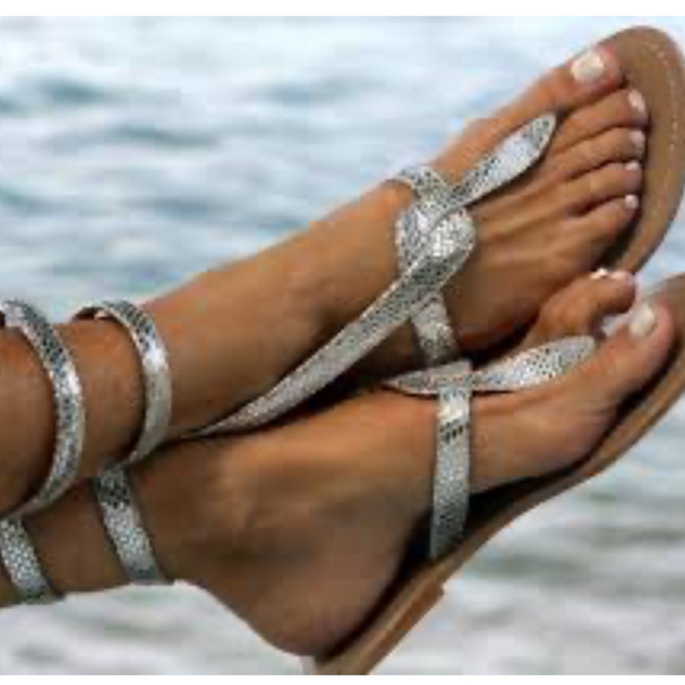NWT ASPIGA Bahrain Silver Leather Sandals with Sleek Design and Comfort